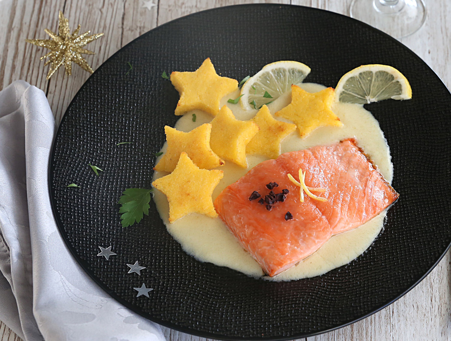 Recette Food4Good - Saumon sauvage MSC aux fèves de cacao, gnocchis à la romaine et sauce citronnée