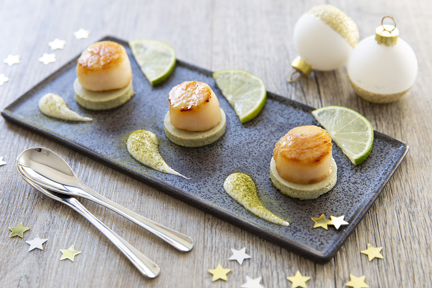 Recette Food4Good - Bouchées de Saint-Jacques MSC snackées sur une gelée moringa citron vert