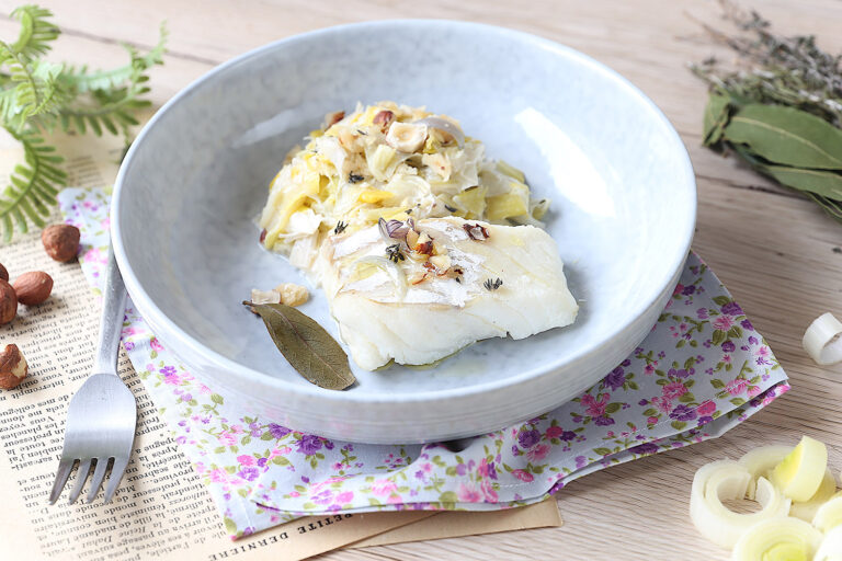 Recette Food4Good - Pavé de cabillaud MSC au court-bouillon, fondue de poireaux et noisette