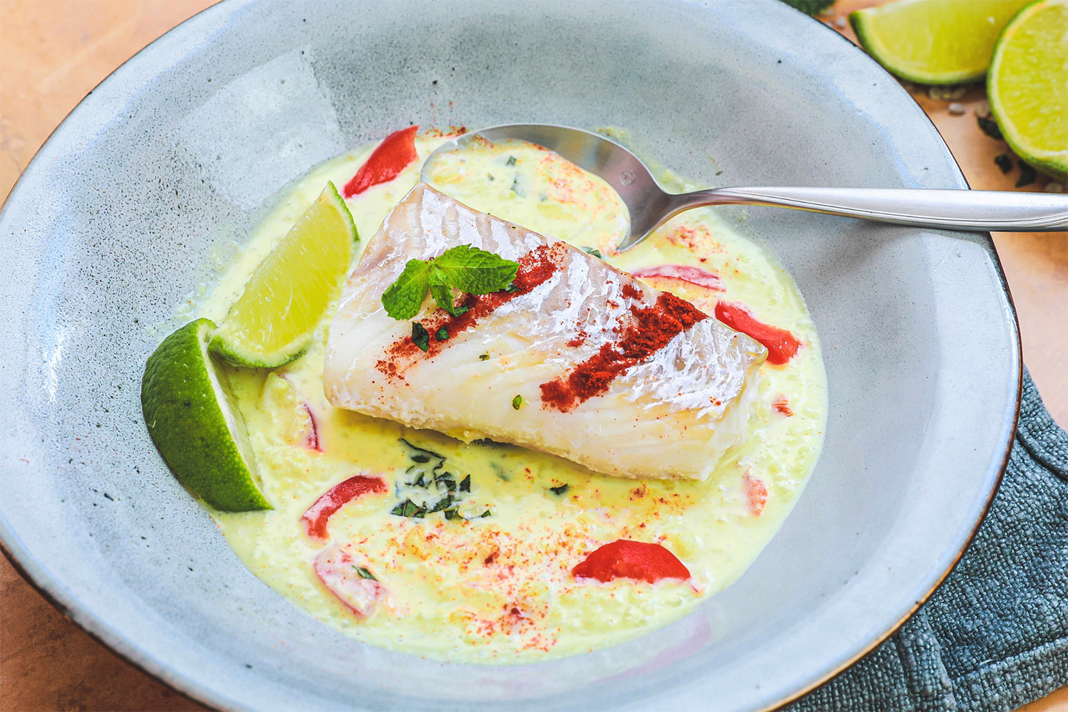 Recette Food4Good - Pavé de Cabillaud d'Islande au paprika, bouillon thaï au riz