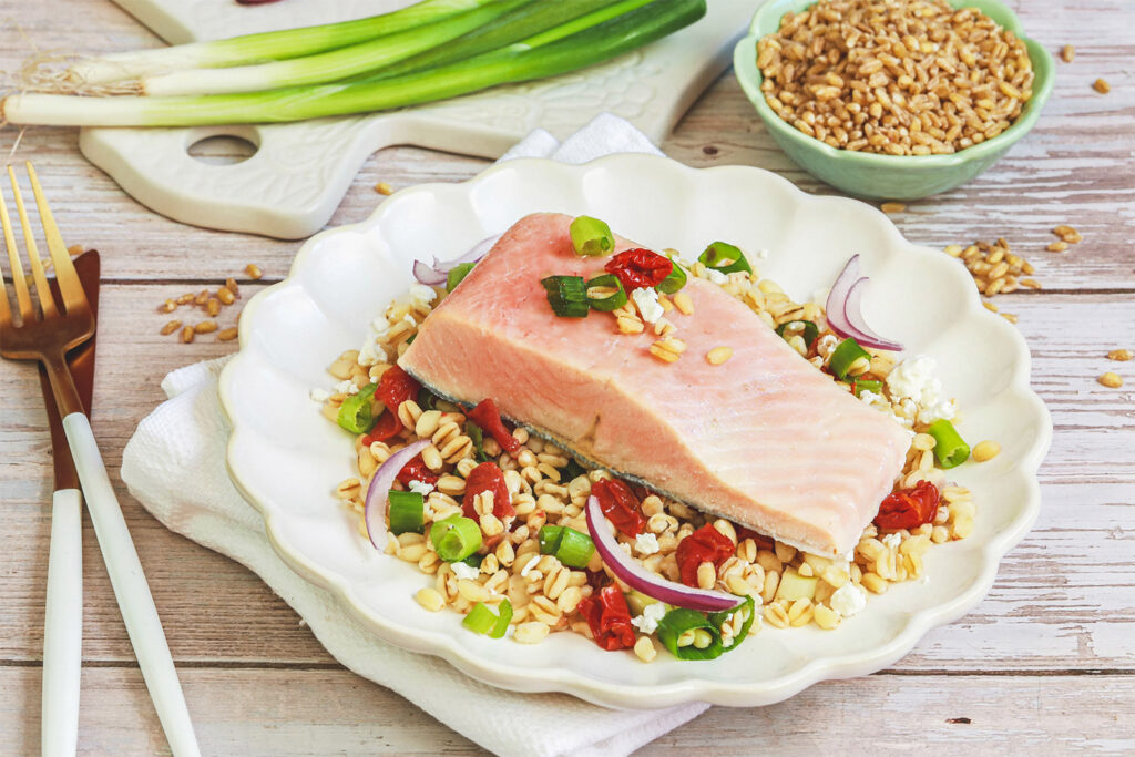 Recette Food4Good - Pavé de Saumon bio poché, blé et petits légumes