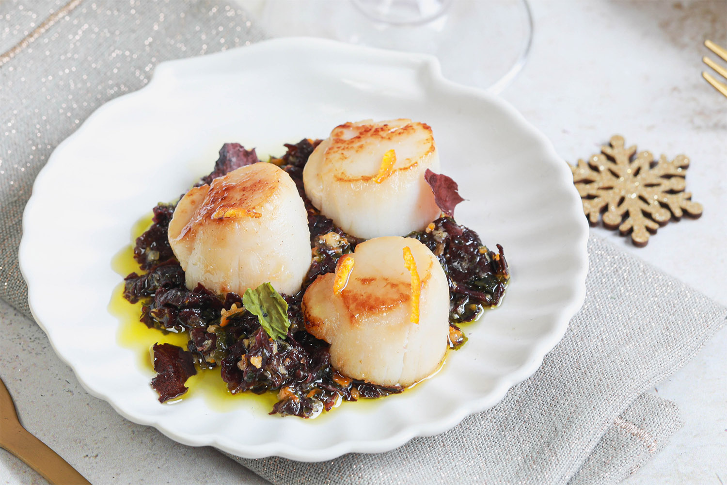 Recette Food4Good - Noix de Saint Jacques snackées, tartare d’algues et kumquat