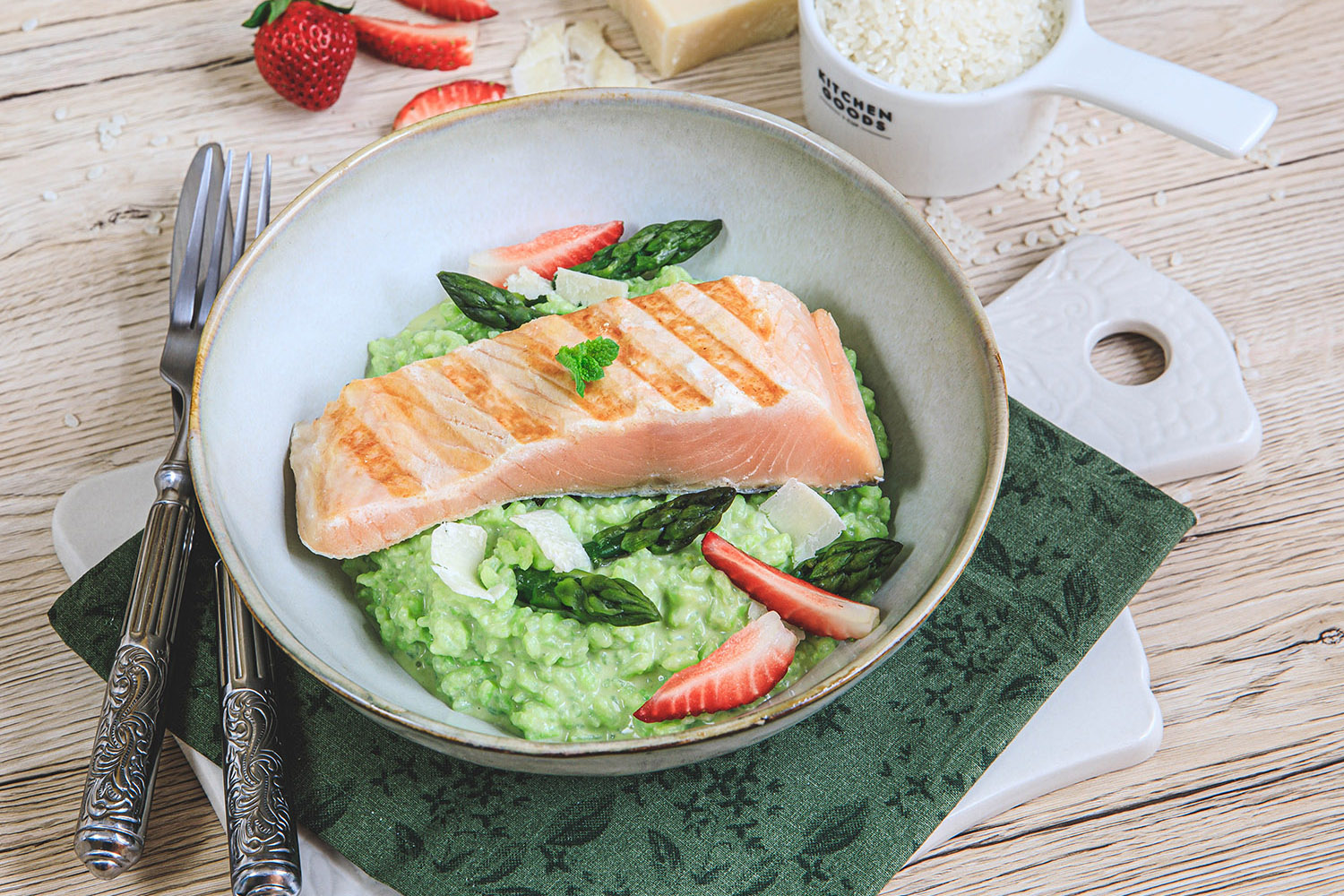 Saumon BIO grillé, risotto verde aux pointes d'asperges - Recette Food4Good