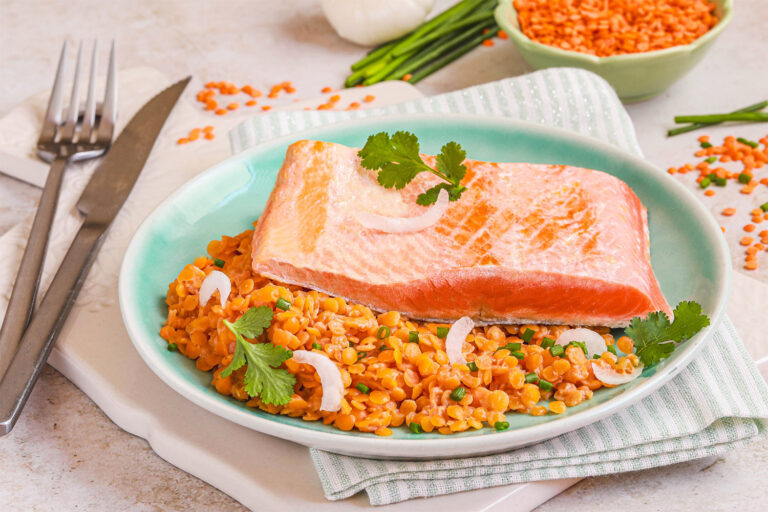 Saumon sauvage et lentilles corail façon dahl - Recette Food4Good