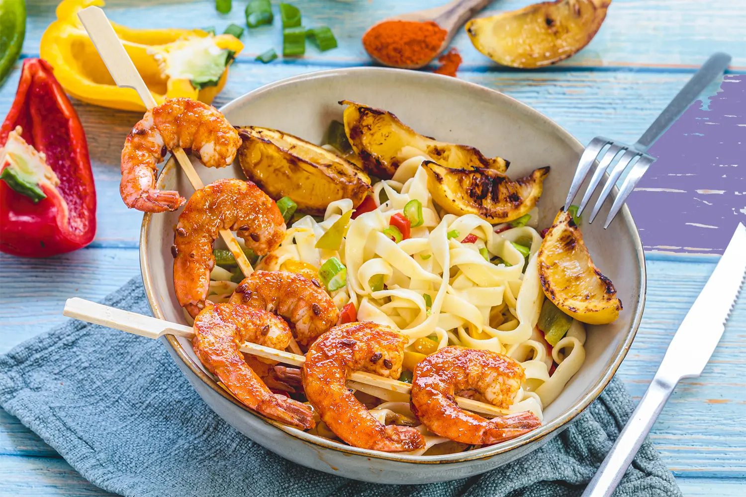 Recette Food4Good - Queues de crevettes bio paprika & citron grillé, tagliatelles aux légumes